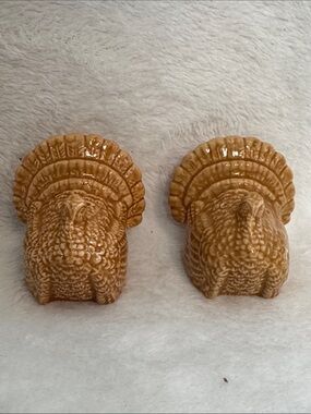 Hallmark Vintage Ceramic Turkey Salt & Pepper Shaker Set